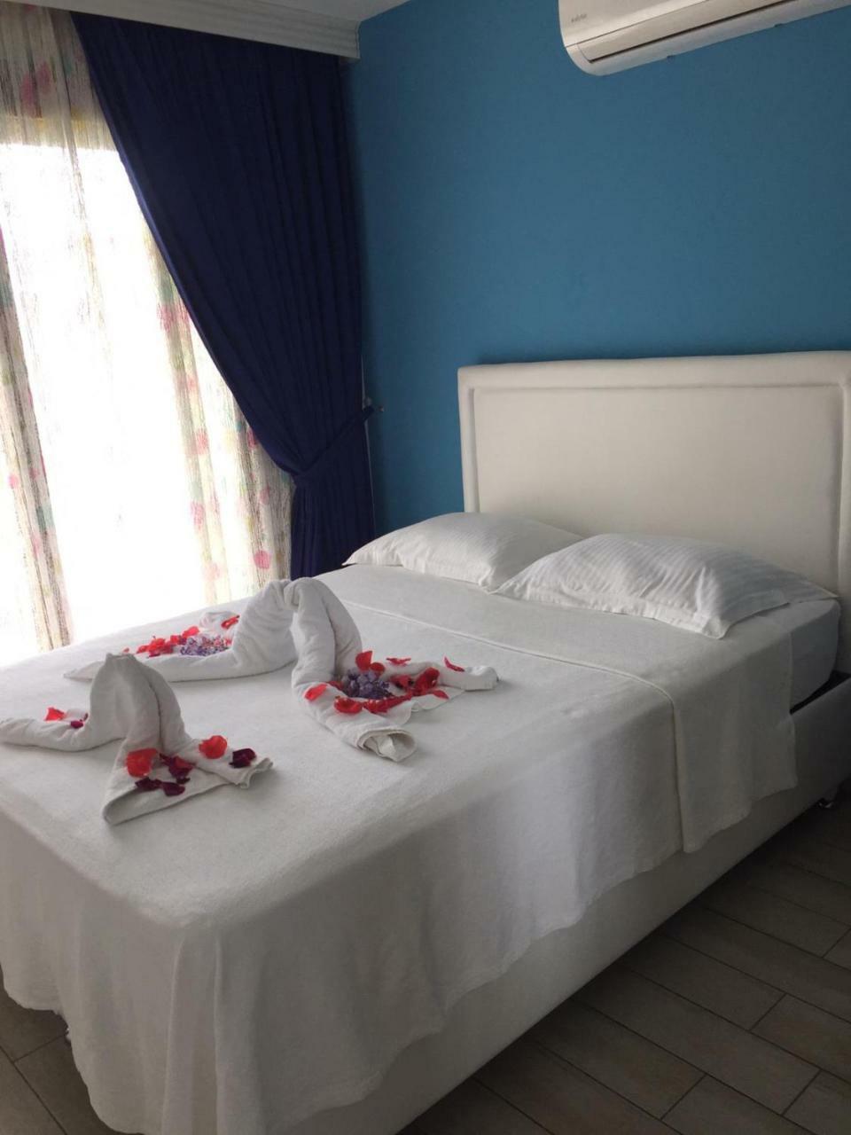 Derin Butik Otel Siğacık Esterno foto